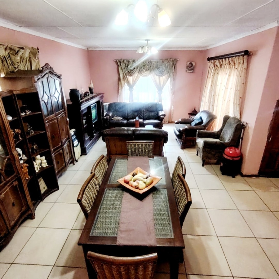 5 Bedroom Property for Sale in Mdantsane Nu 3 Eastern Cape